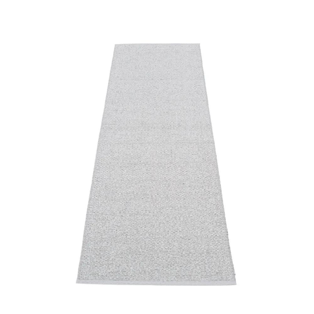 East Hampton Plastic Floor Mats Light Grey/Metallic (Multiple Sizes)