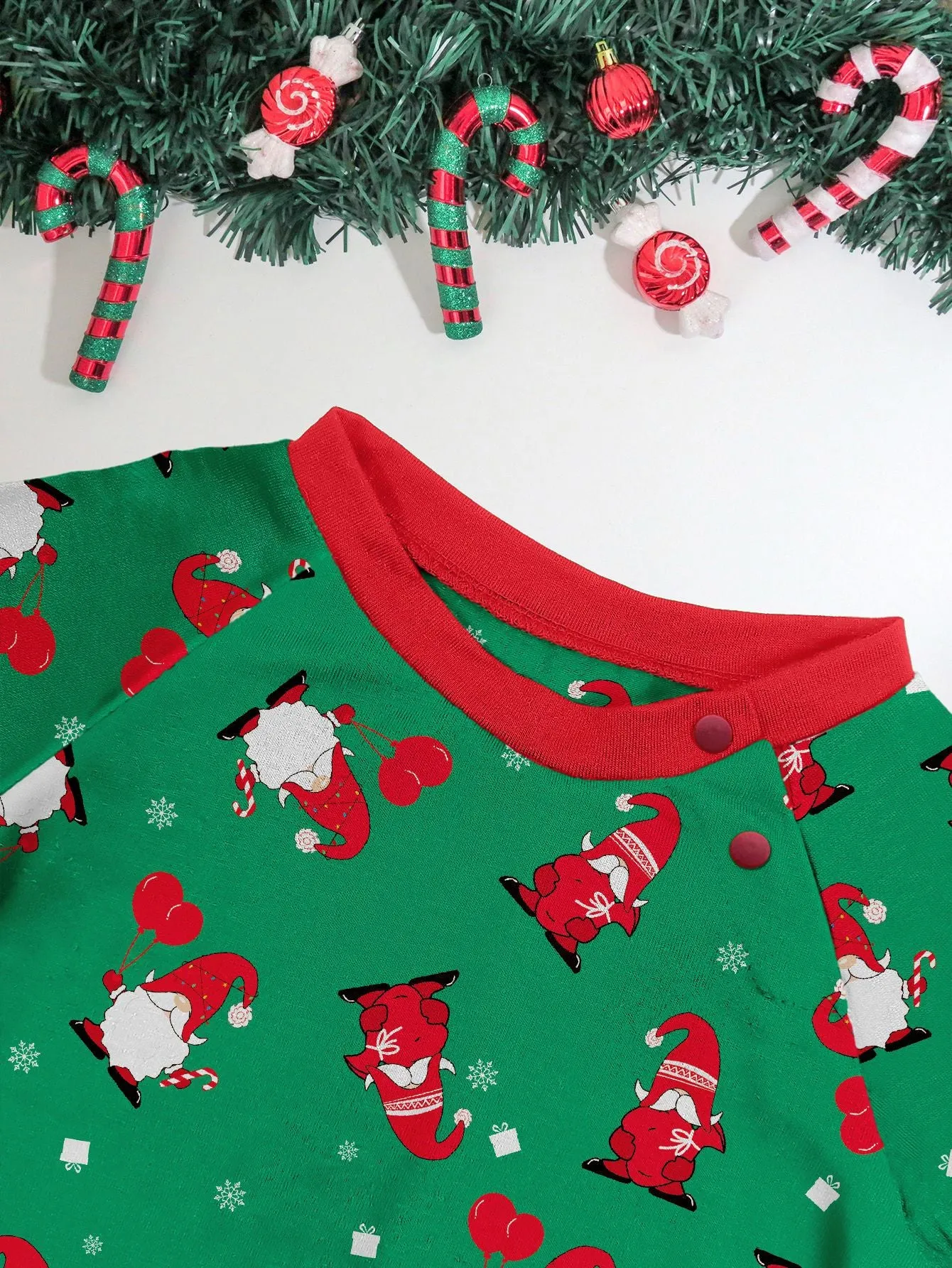 Family Parent-Child Green Printed Santa Pajama Set