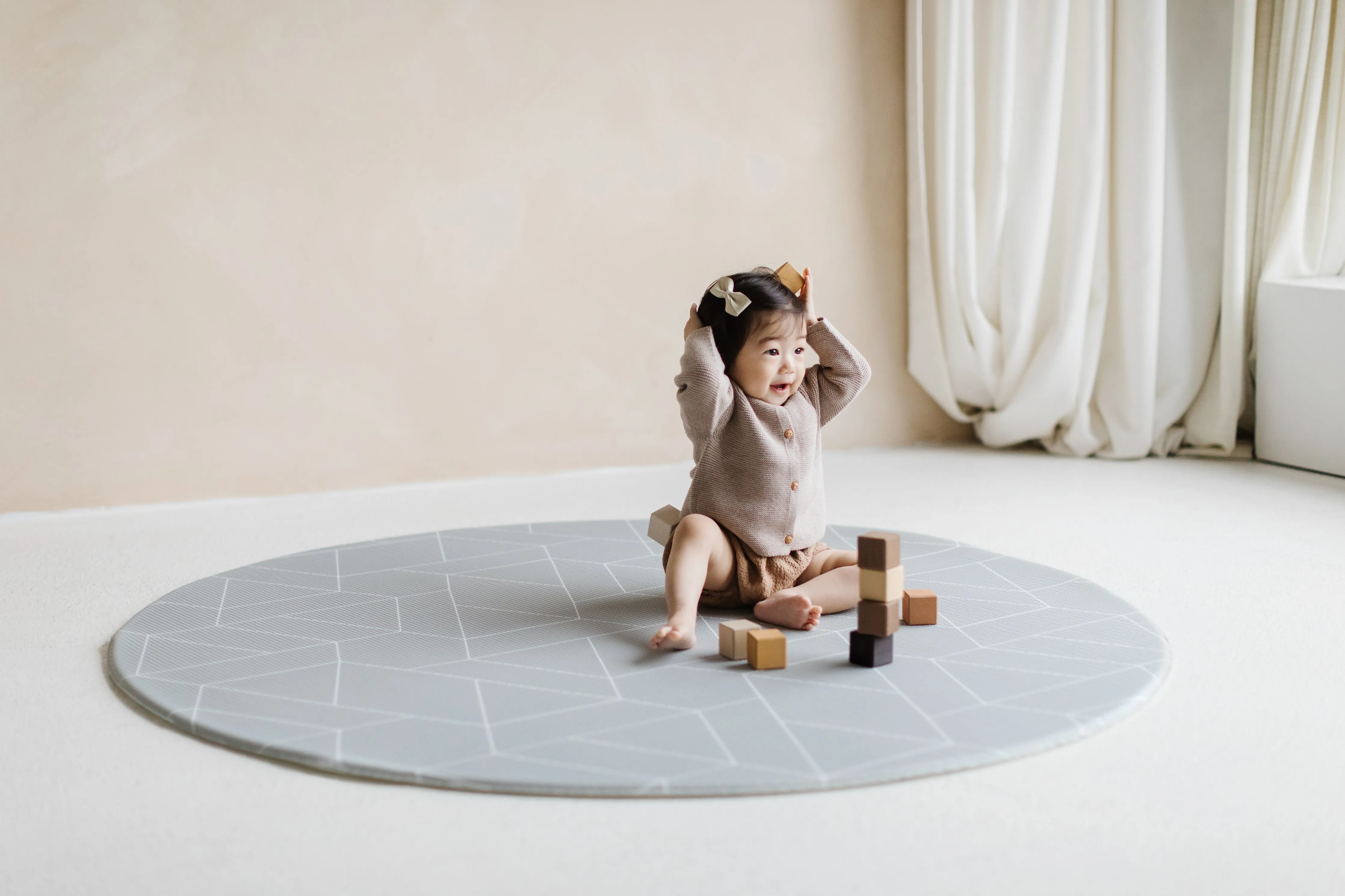 Little Bot Baby Play Mat (Ofie Round Mat, Zen Line   Triangle)