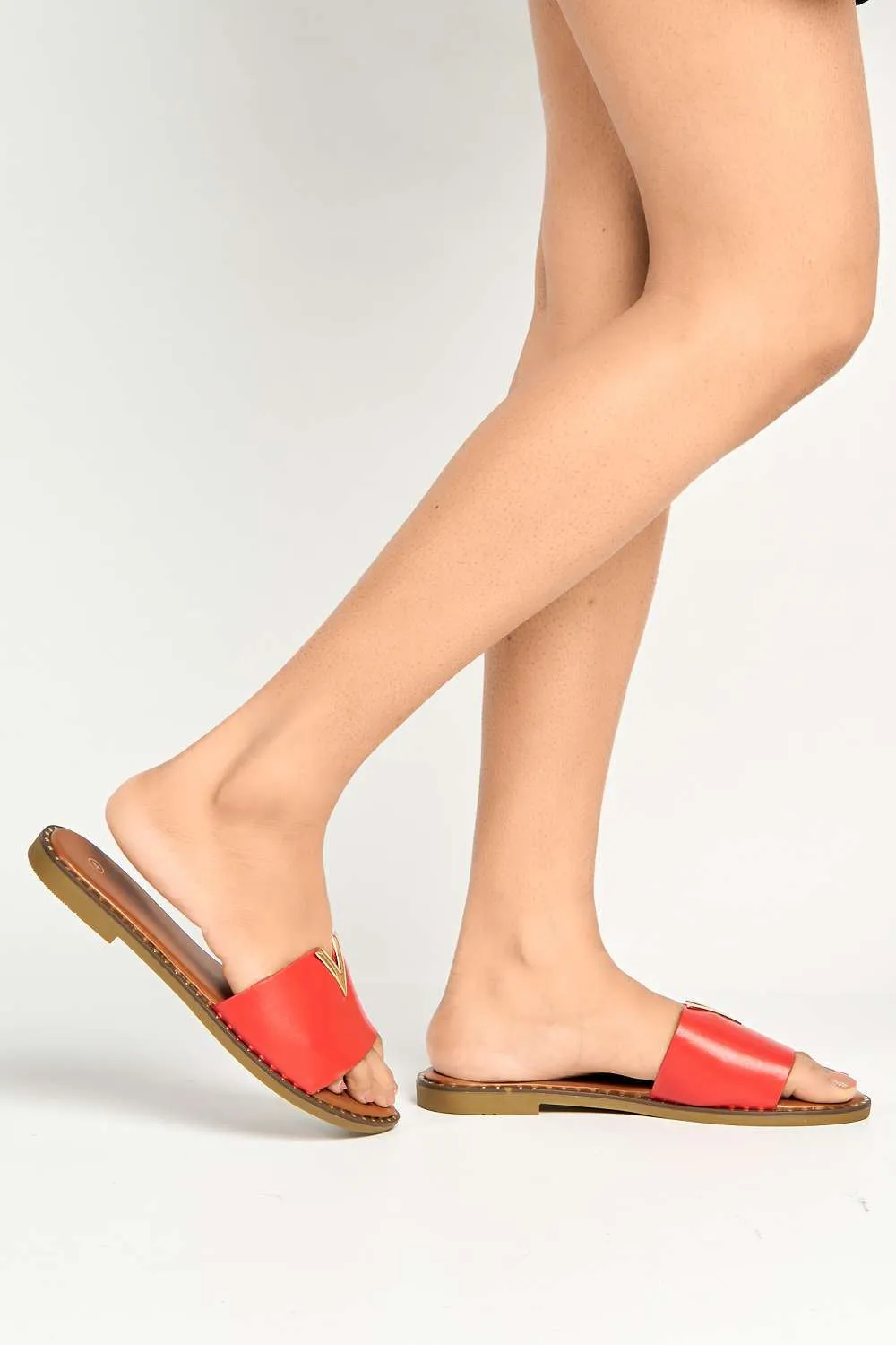 Veena V-Detail Slip-On Sliders in Red